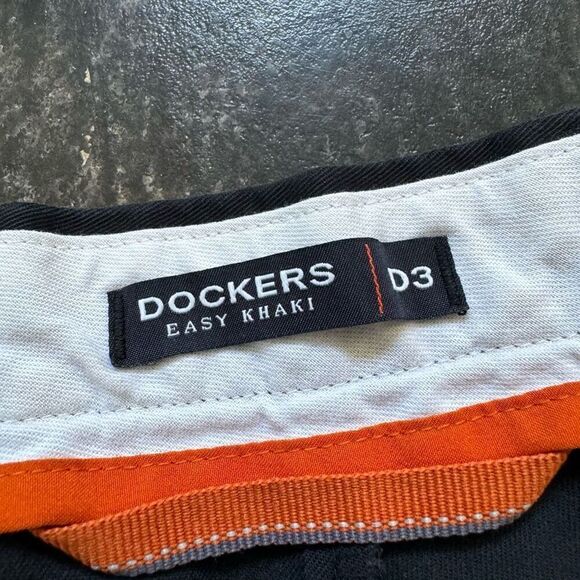 Dockers Men’s D3 Easy Khaki Size 36x30.5 Cotton Blend Flat Front Preppy Style - Picture 4 of 10